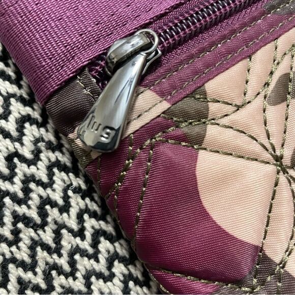 Lug Camo Berry Skipper Crossbody Bag NWT! - Picture 4 of 12